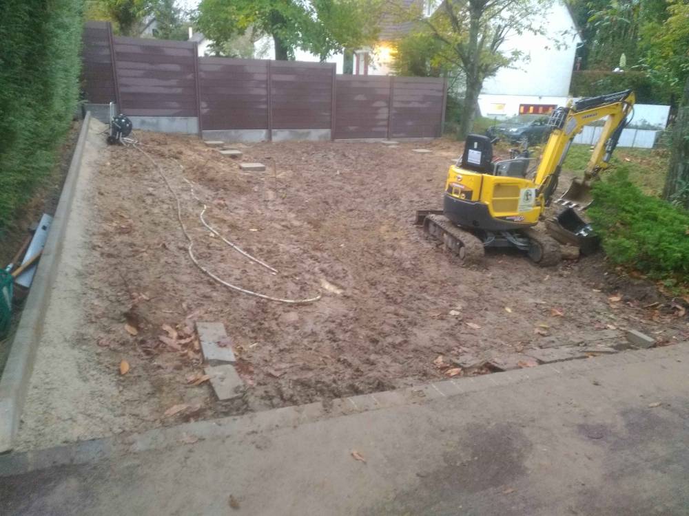 terrassement dans l'Oise au tracteur
