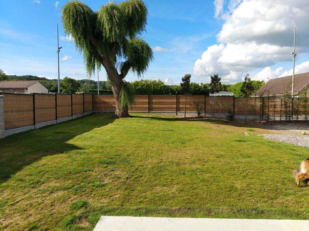 Jardin avec cloture