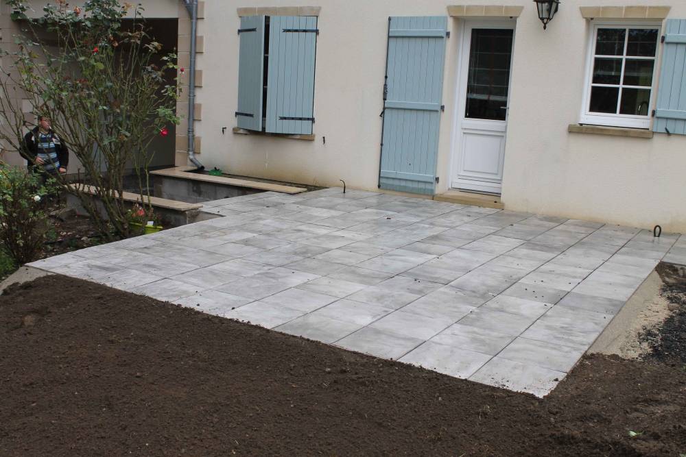 installation de terrasse en carrelage